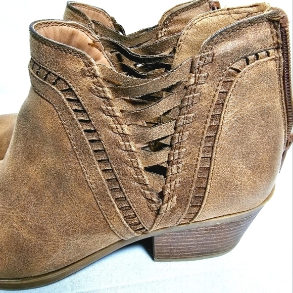 Fergalicious by Fergie |Sand Bizzy Boot  Women - Picture 4 of 7